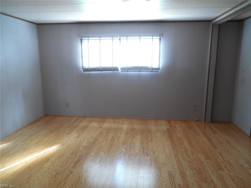 5684 T C Walker Rd Property Photo 8