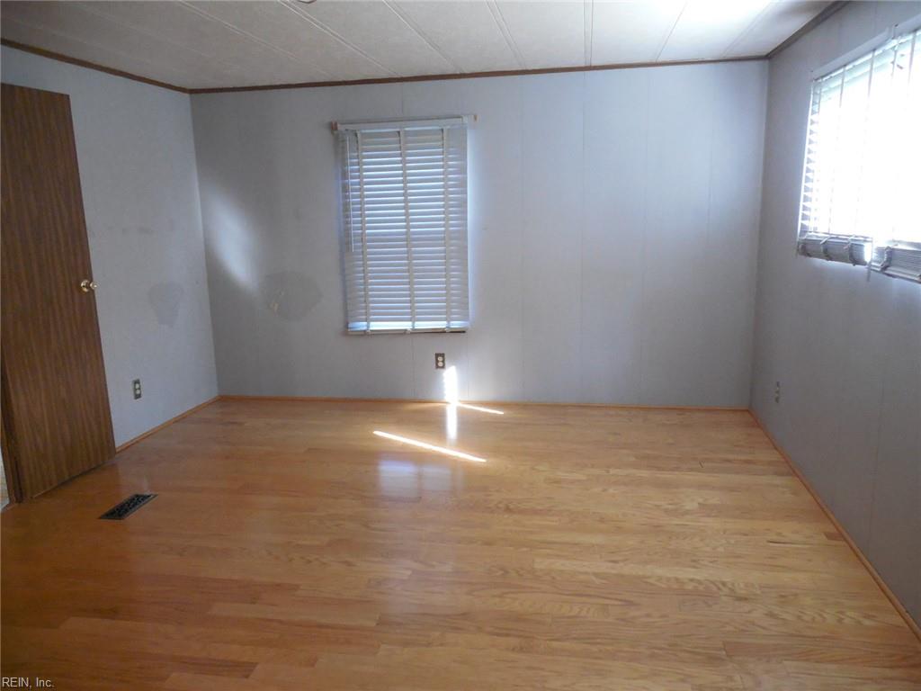 5684 T C Walker Rd Property Photo 9
