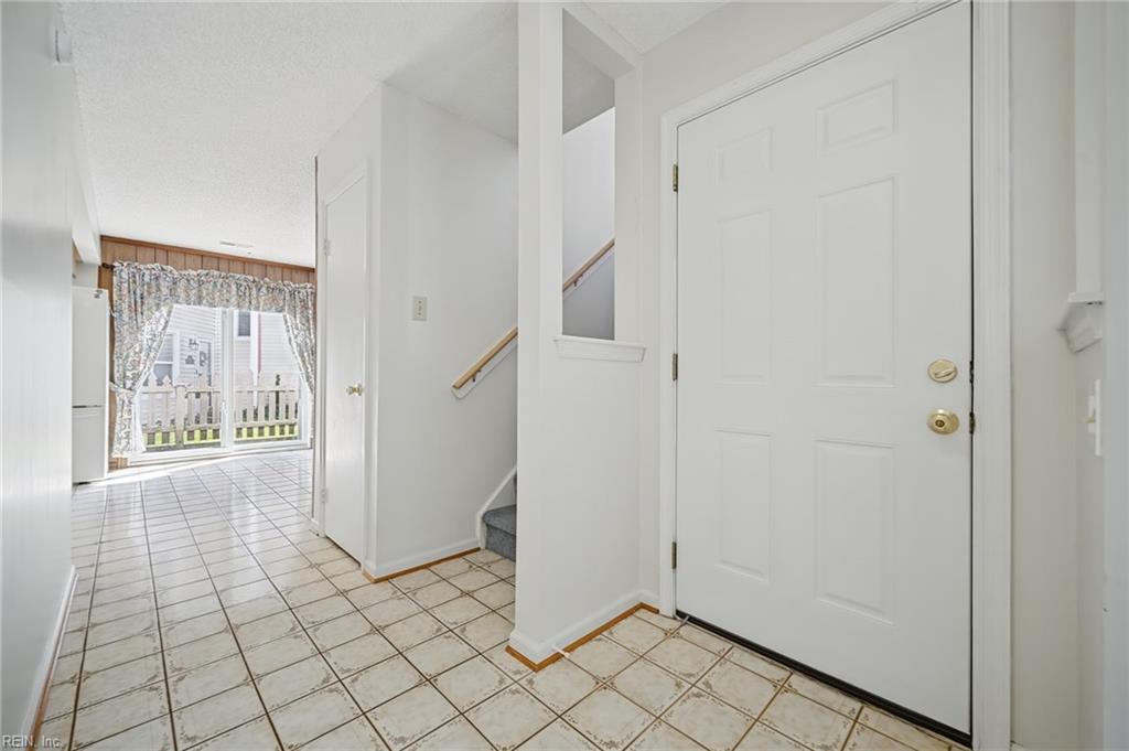 1284 Christian Ct Property Photo 5