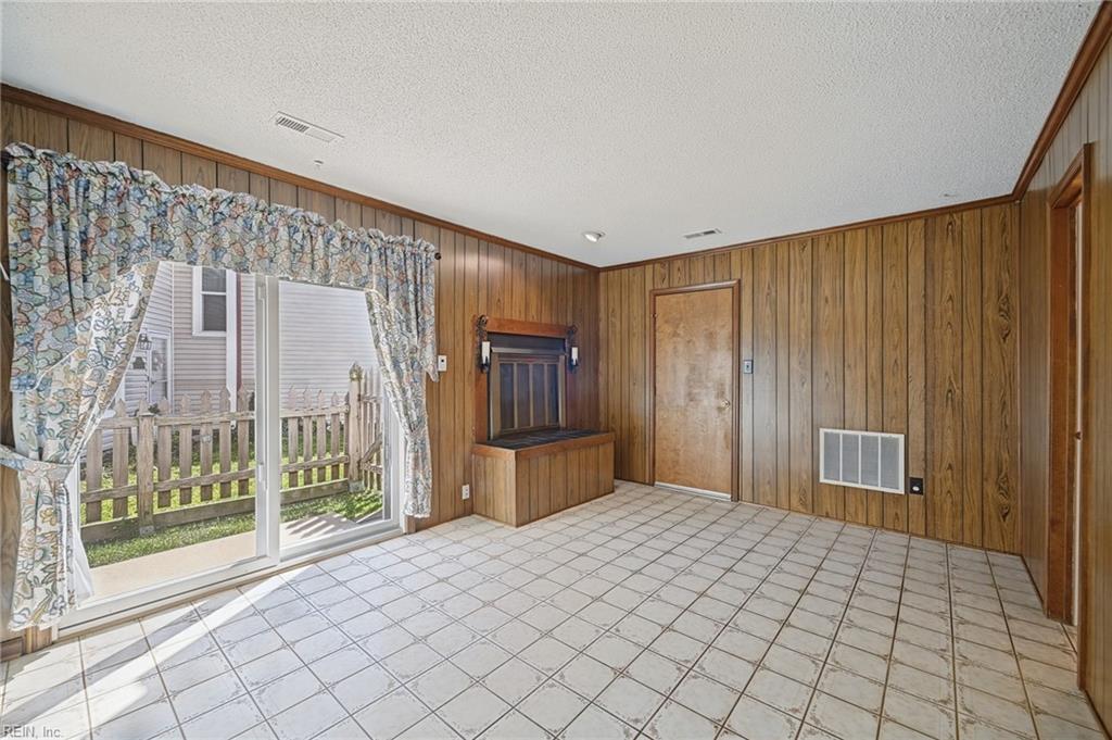 1284 Christian Ct Property Photo 16