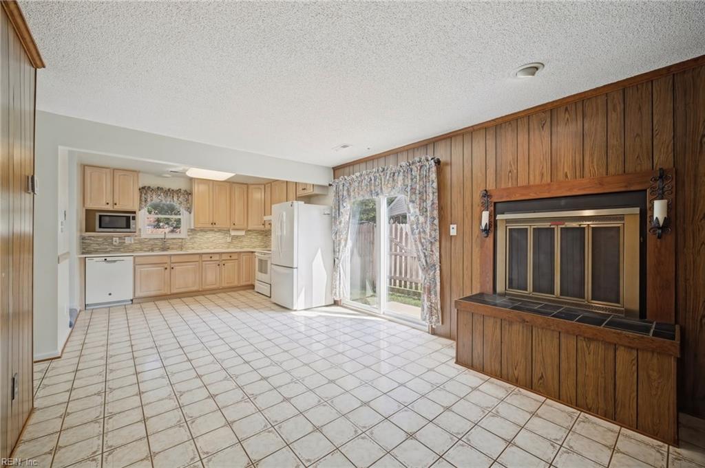 1284 Christian Ct Property Photo 18