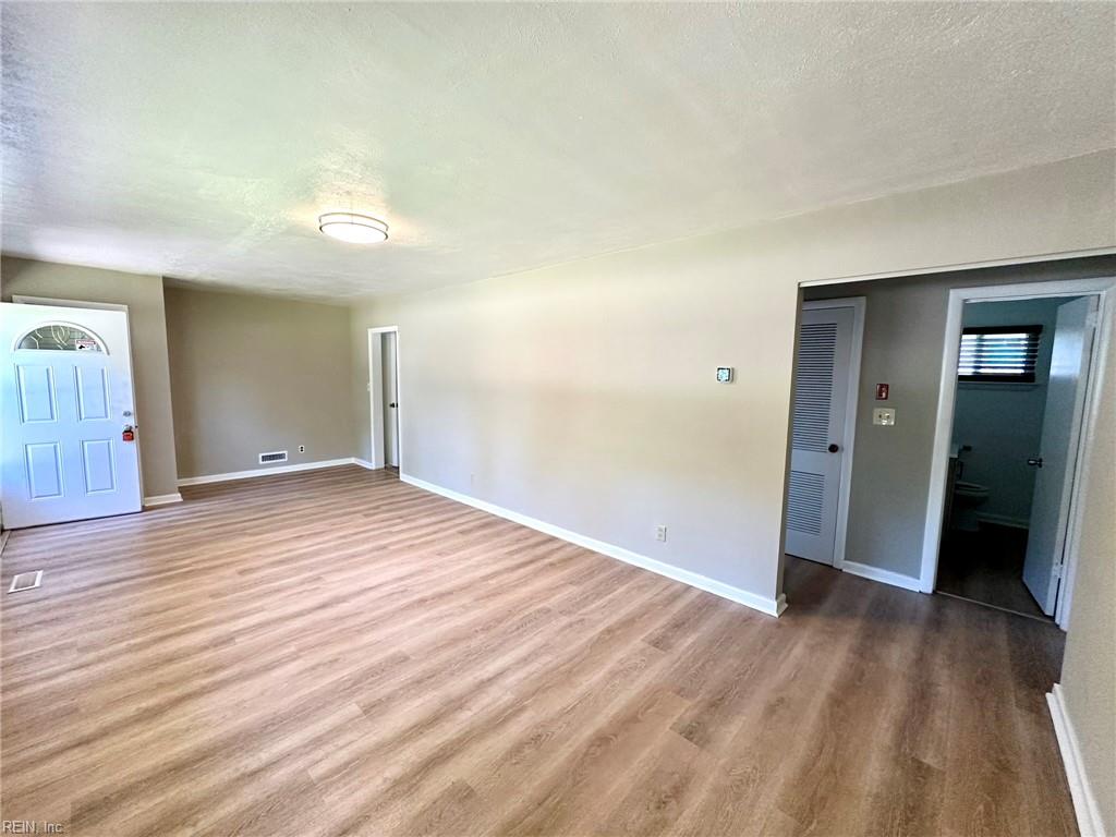 1049 Baker Rd Property Photo 3