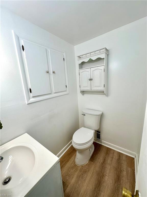 1049 Baker Rd Property Photo 7
