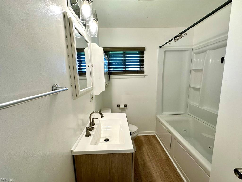 1049 Baker Rd Property Photo 8