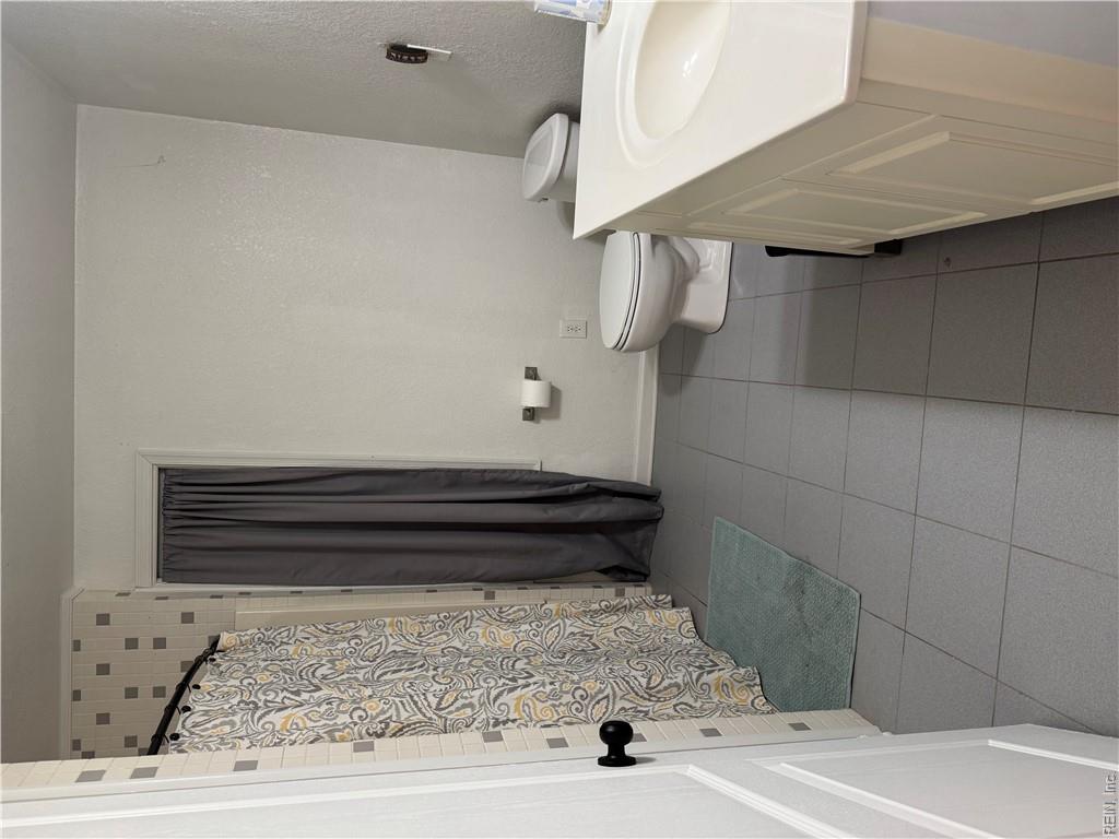 1659 Tallwood St Property Photo 22