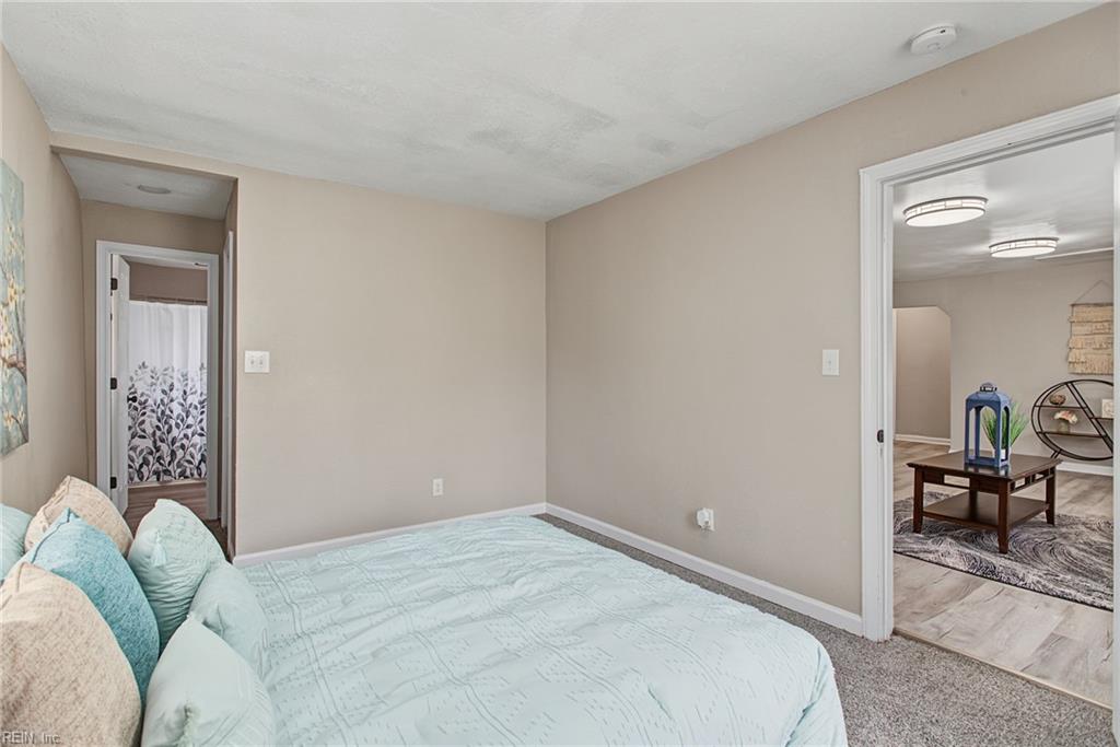 916 Waltham St Property Photo 15