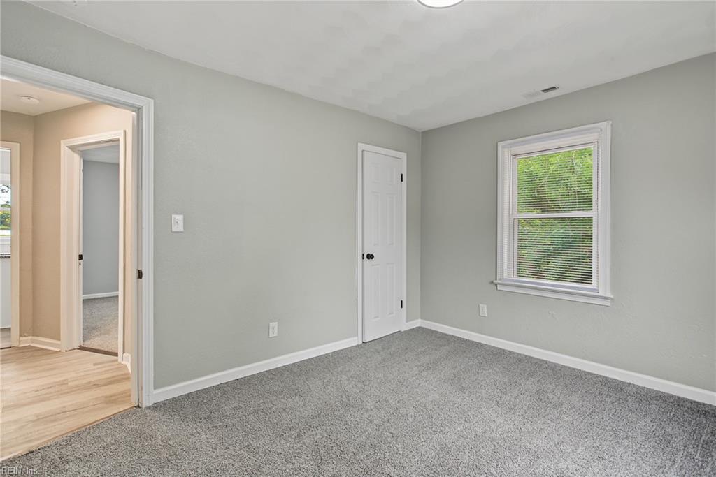 916 Waltham St Property Photo 19