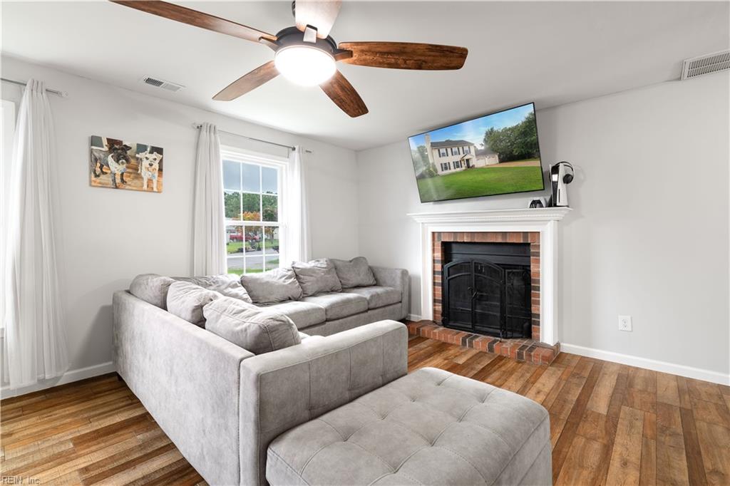 828 Helmsdale Way Property Photo 17
