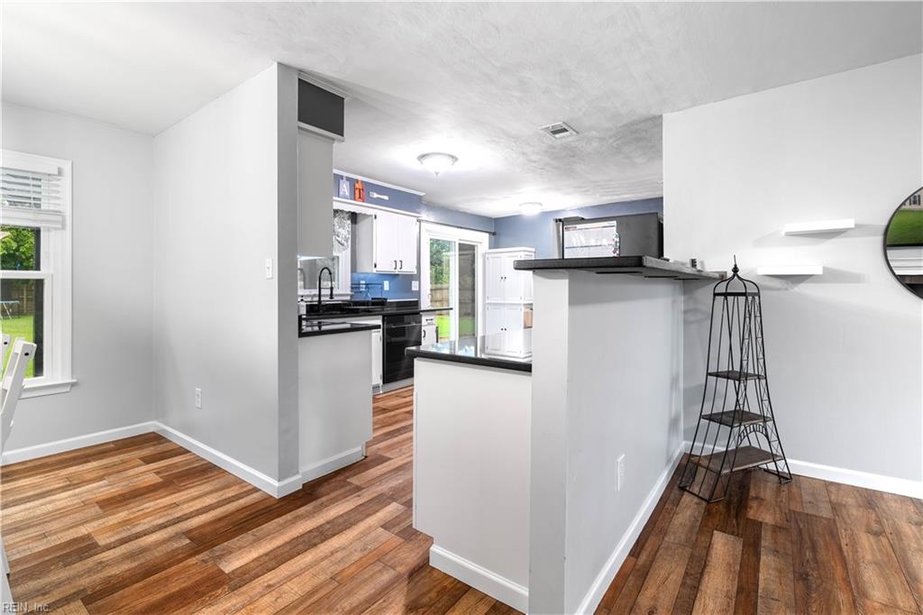 828 Helmsdale Way Property Photo 19