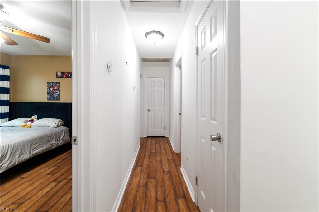 828 Helmsdale Way Property Photo 24