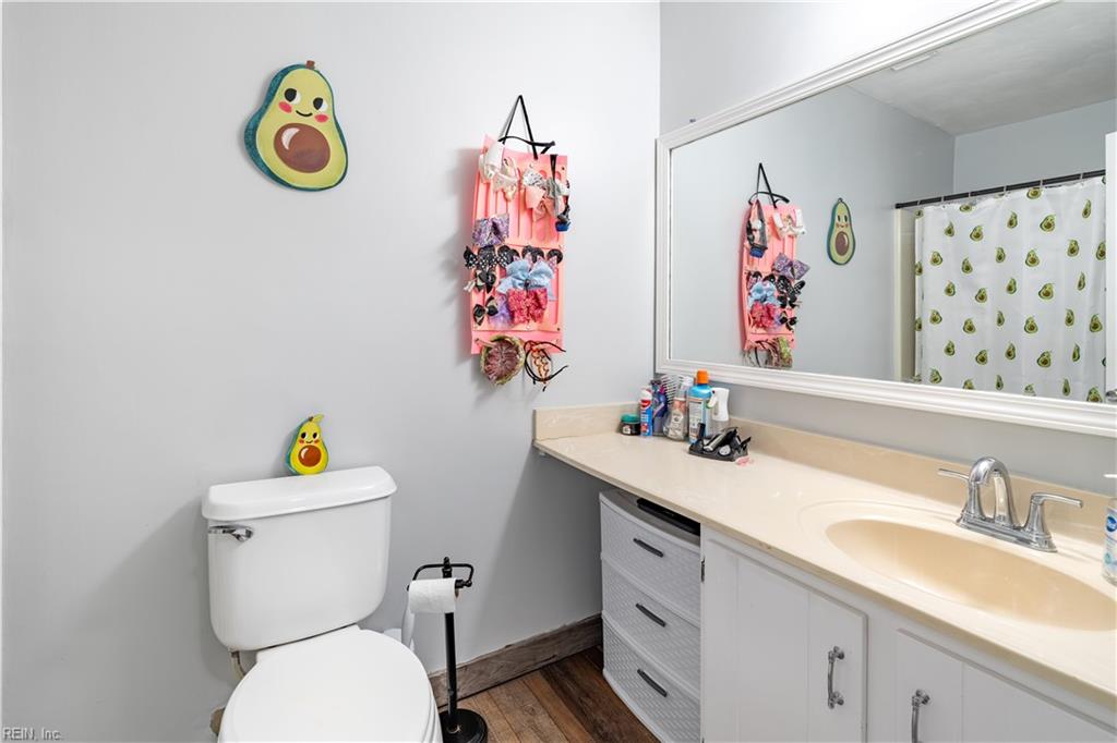 828 Helmsdale Way Property Photo 31
