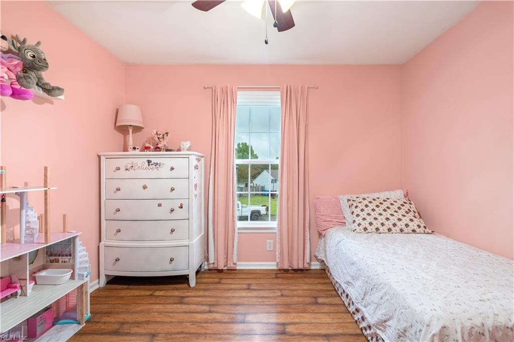 828 Helmsdale Way Property Photo 33