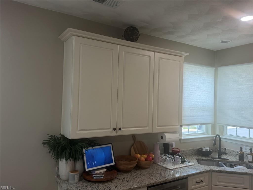 2176 Humphreys Dr Property Photo 8