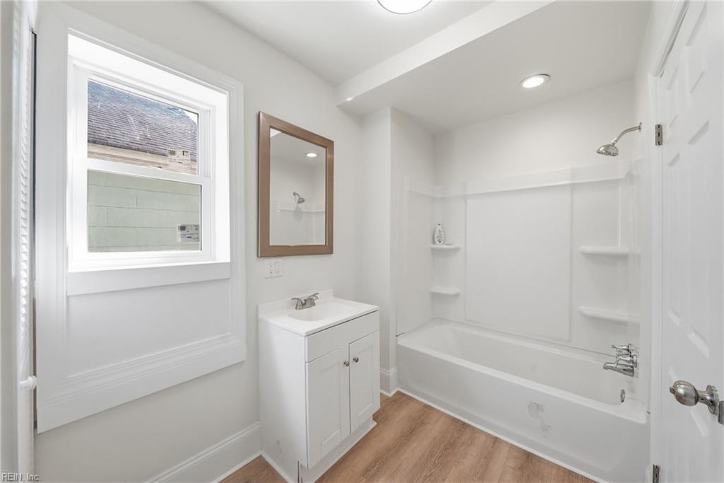 1222 27th St Property Photo 12