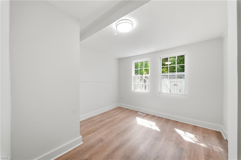 1222 27th St Property Photo 15