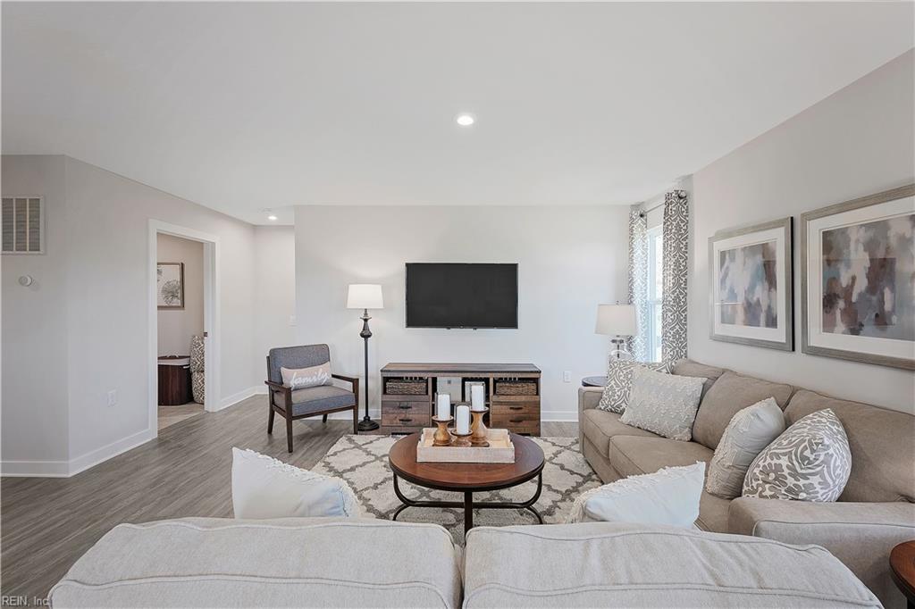 101 Padma St Property Photo 4