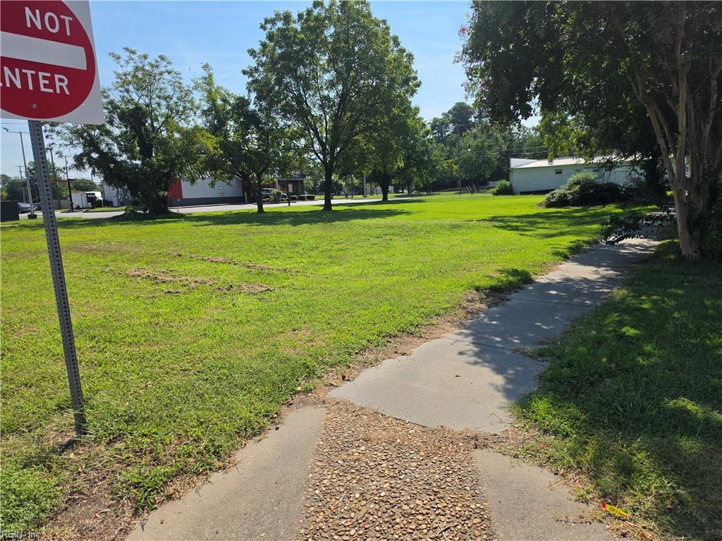 300 15th Street Rd Property Photo 1