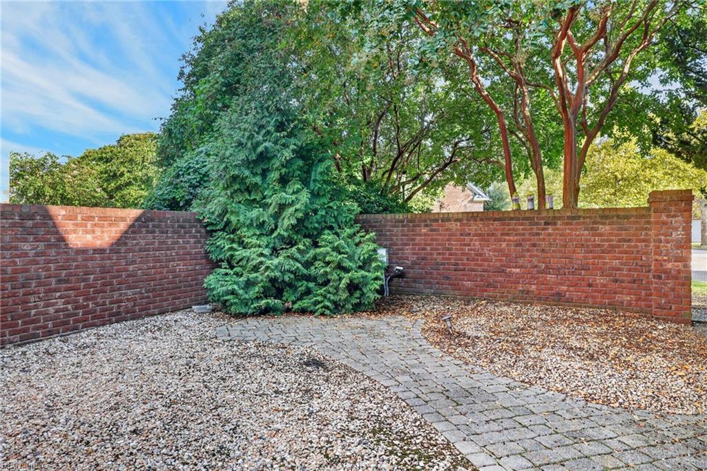 1505 Bordeaux Pl Property Photo 36