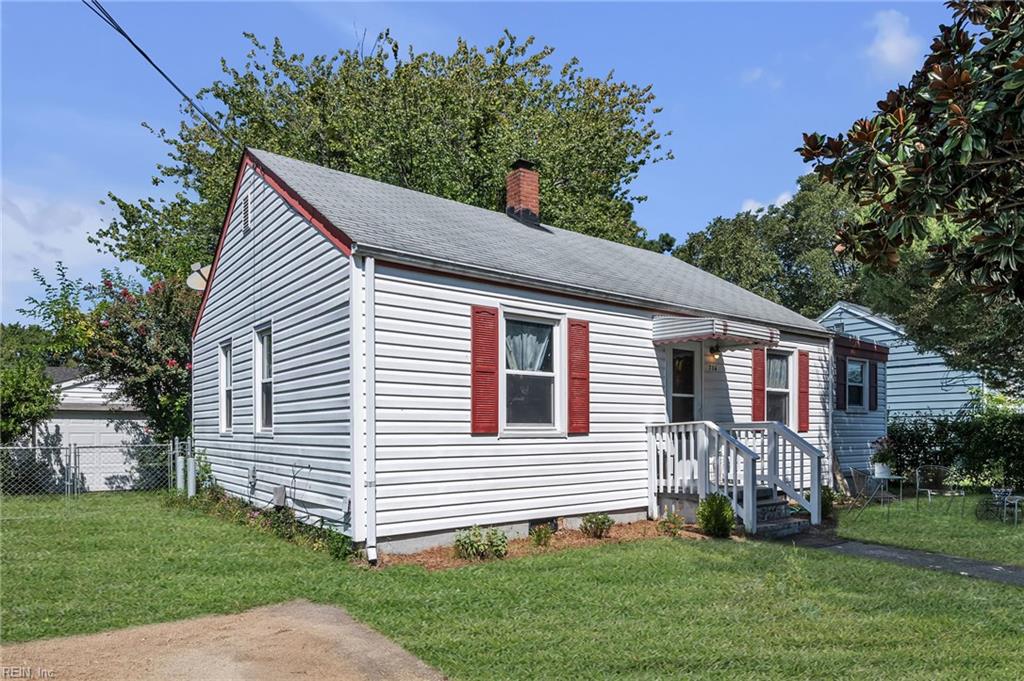 716 Grove St Property Photo 3