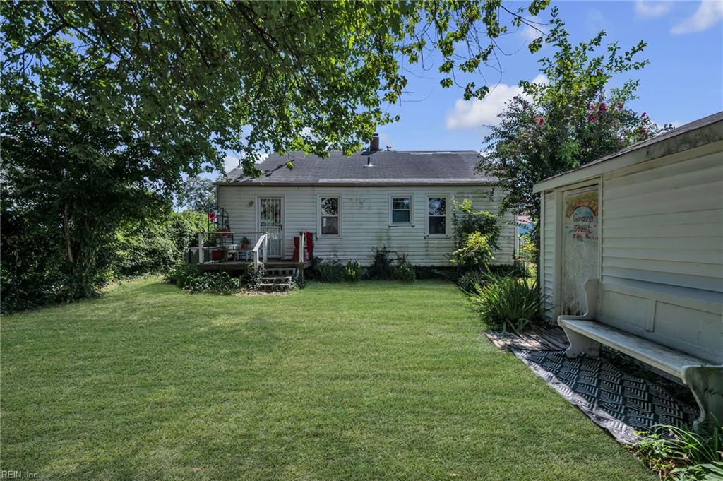 716 Grove St Property Photo 5