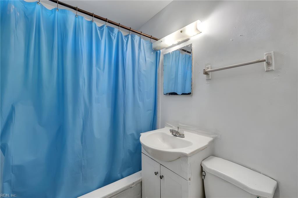 716 Grove St Property Photo 15