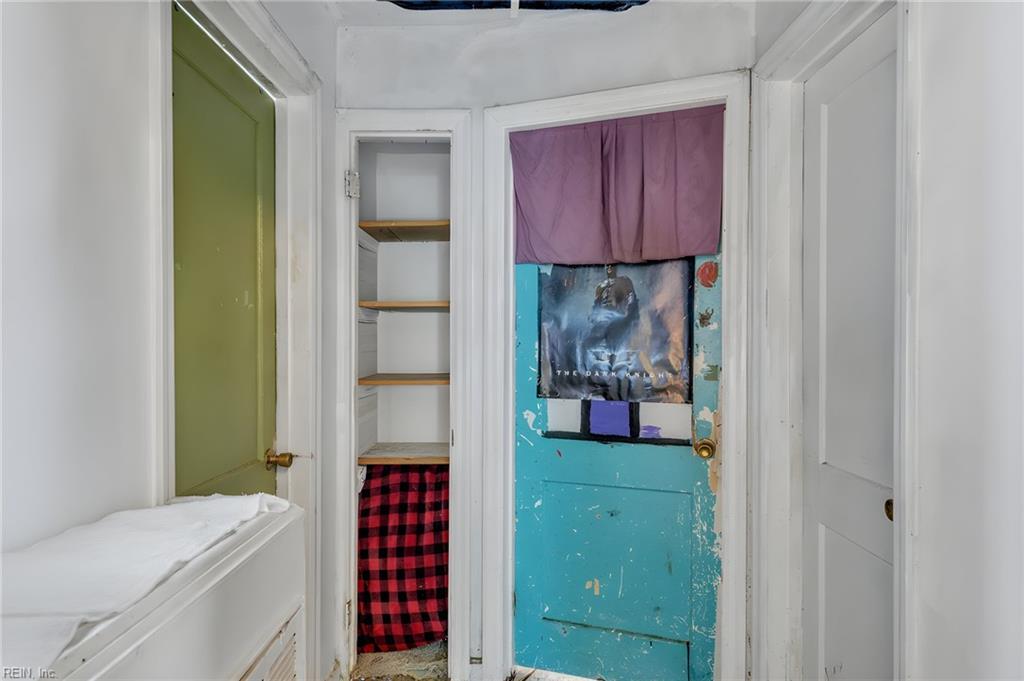 716 Grove St Property Photo 16