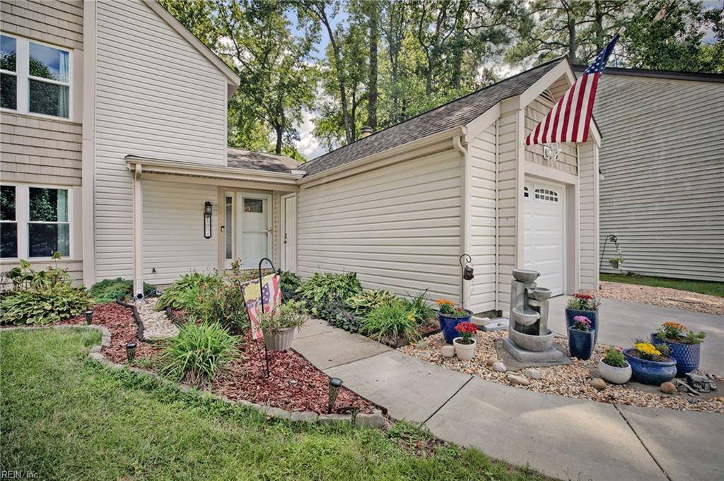 1004 Myrtle Ct Property Photo 1