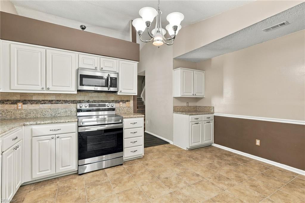 1004 Myrtle Ct Property Photo 10