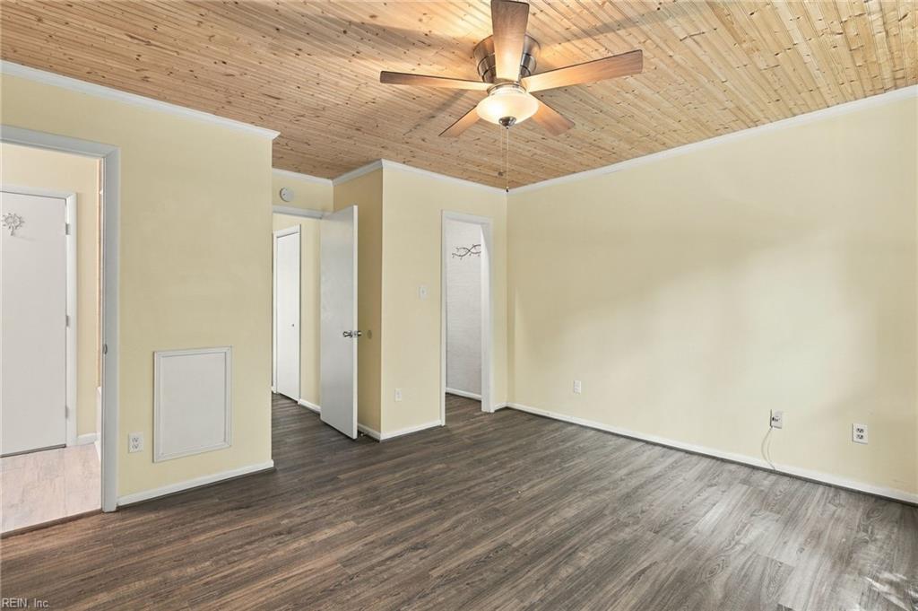 1004 Myrtle Ct Property Photo 14
