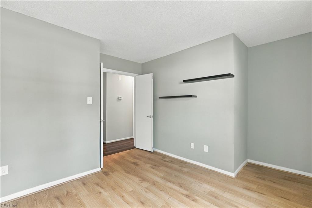 1004 Myrtle Ct Property Photo 18