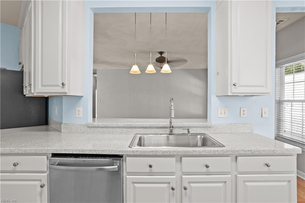 1128 Sheppard Ave Property Photo 5