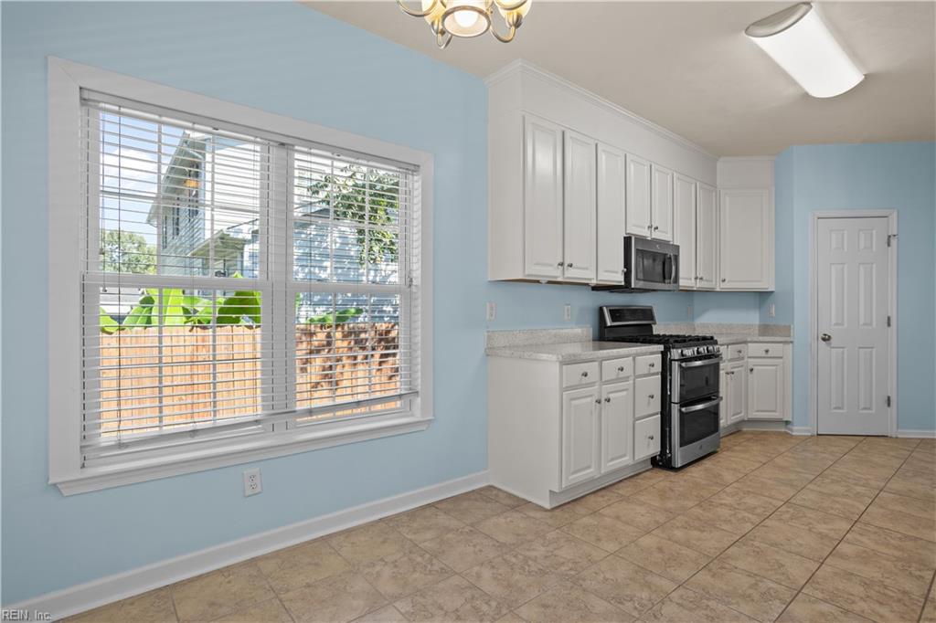 1128 Sheppard Ave Property Photo 7