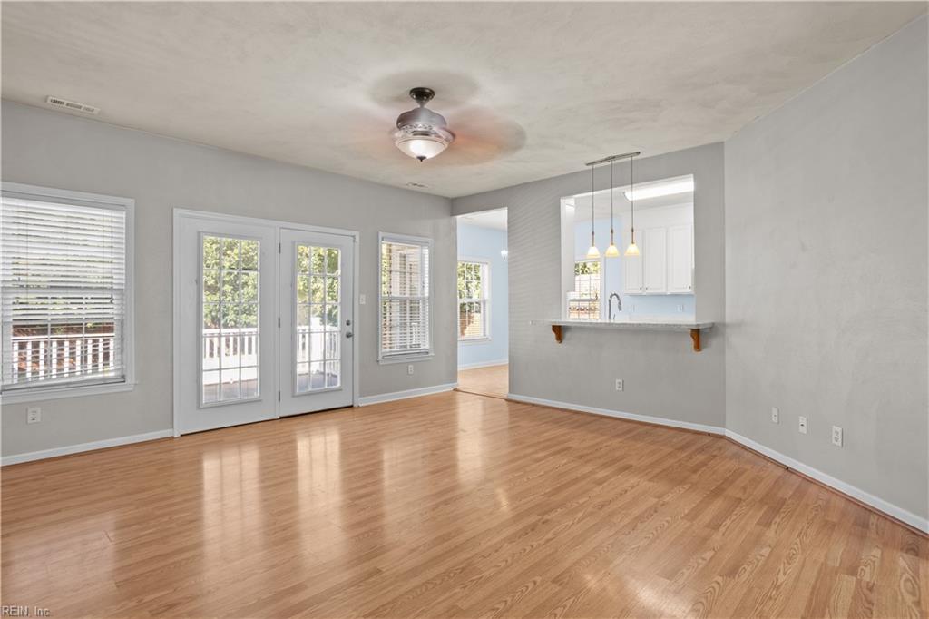 1128 Sheppard Ave Property Photo 10