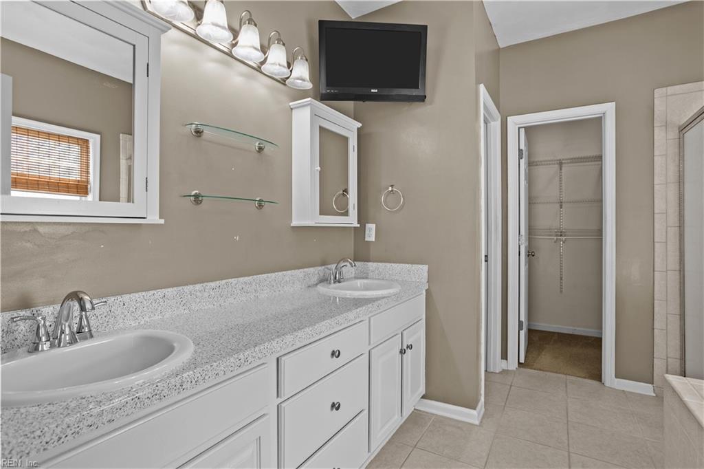 1128 Sheppard Ave Property Photo 18