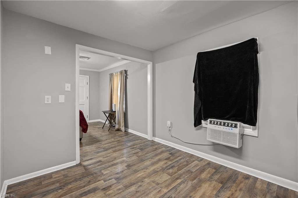 13 Neville St Property Photo 6