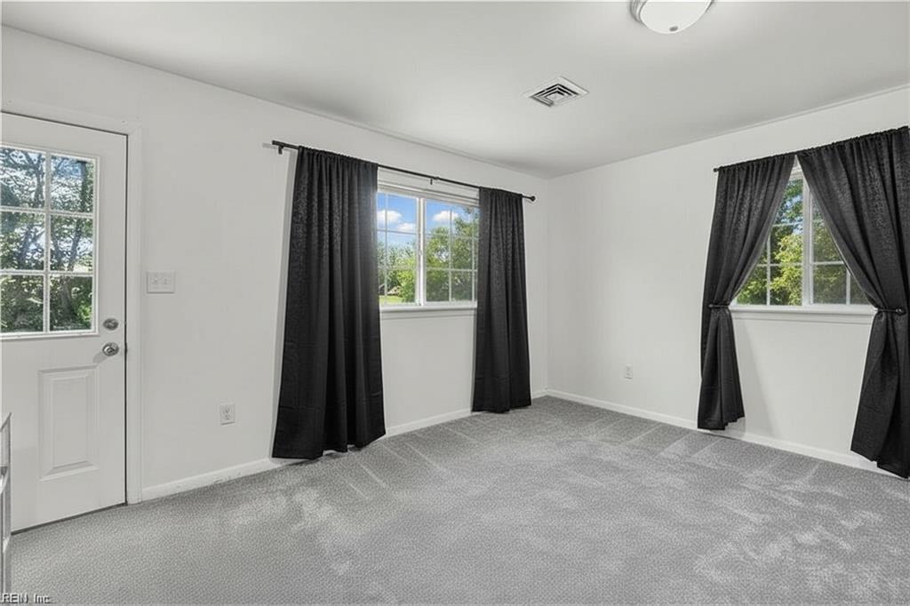 13 Neville St Property Photo 7