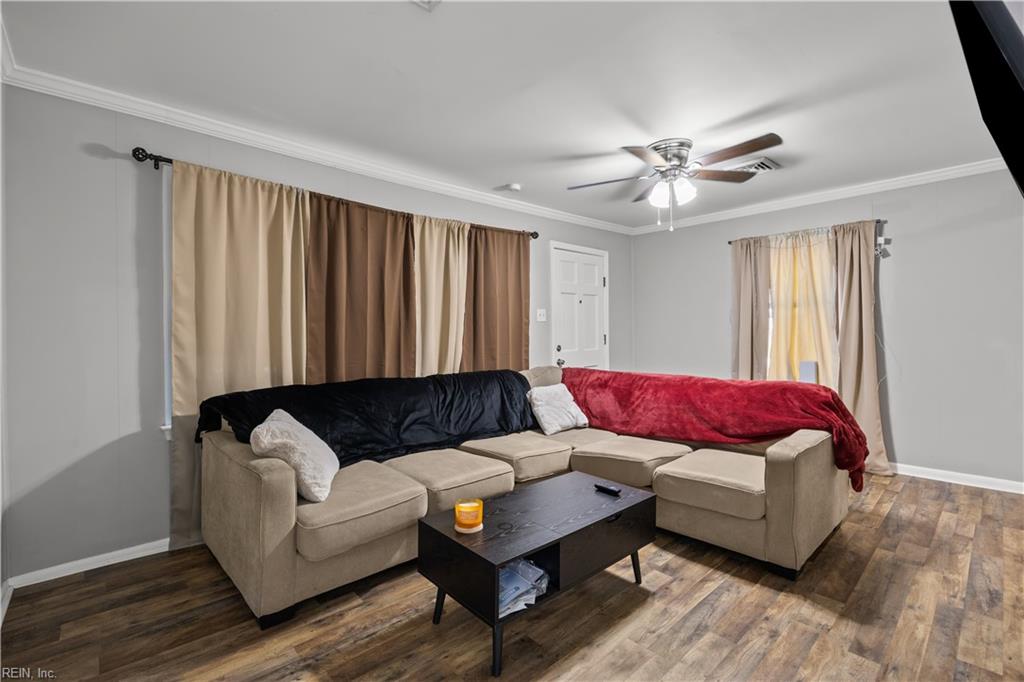 13 Neville St Property Photo 8