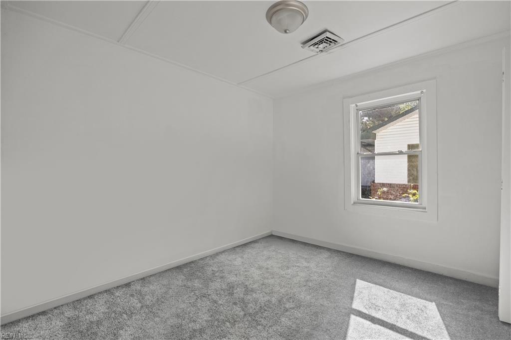 13 Neville St Property Photo 12
