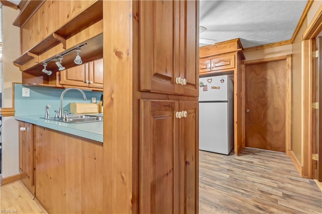 8165 Sheffield Dr Property Photo 24