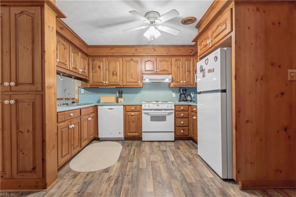 8165 Sheffield Dr Property Photo 25
