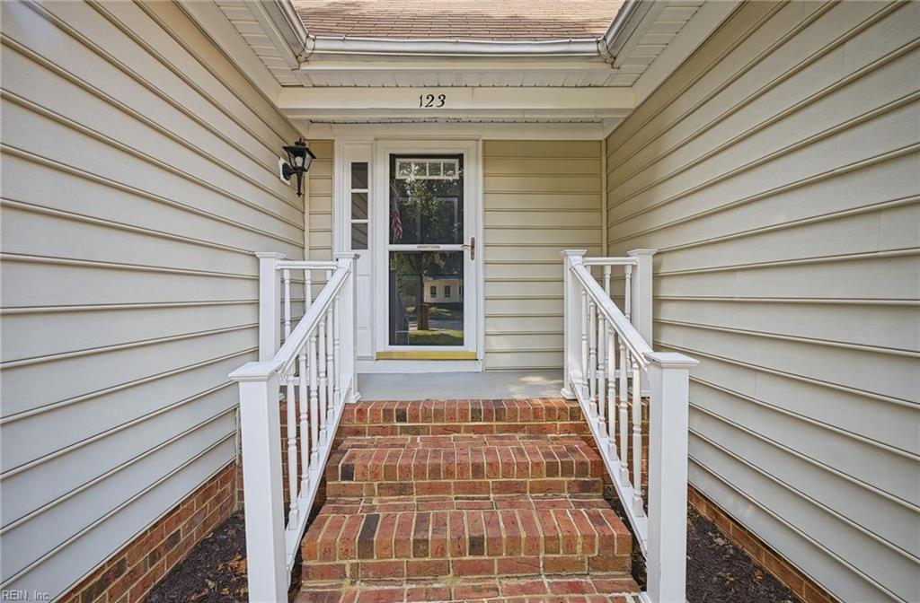 123 Plainfield Dr Property Photo 5