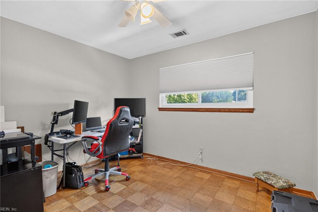 4740 Nuttfield Ln Property Photo 14