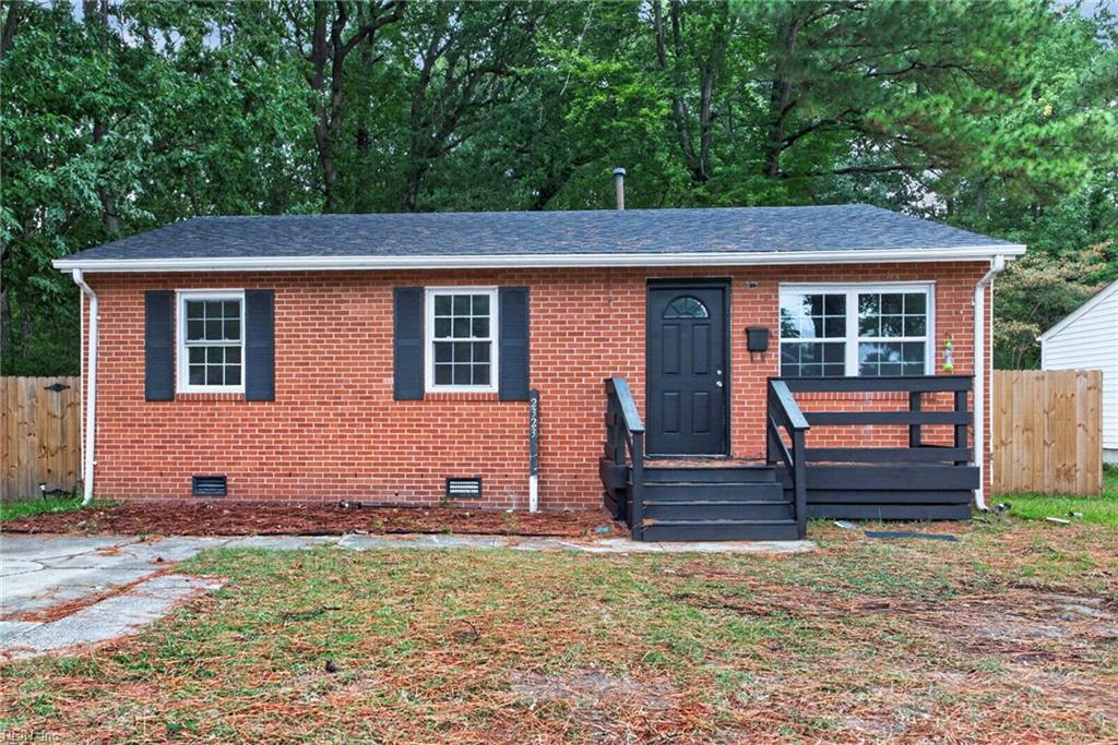 2323 Andrews Blvd Property Photo 1