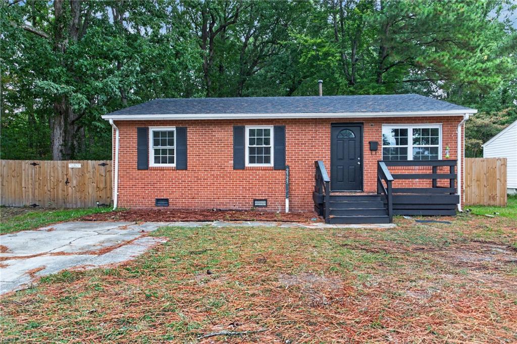 2323 Andrews Blvd Property Photo 2