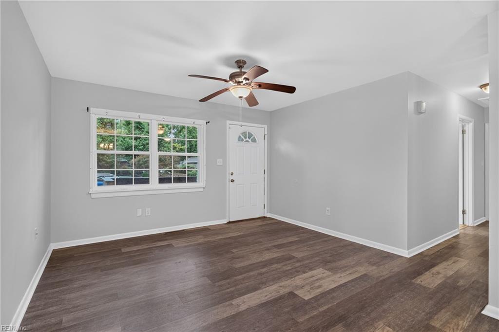 2323 Andrews Blvd Property Photo 5