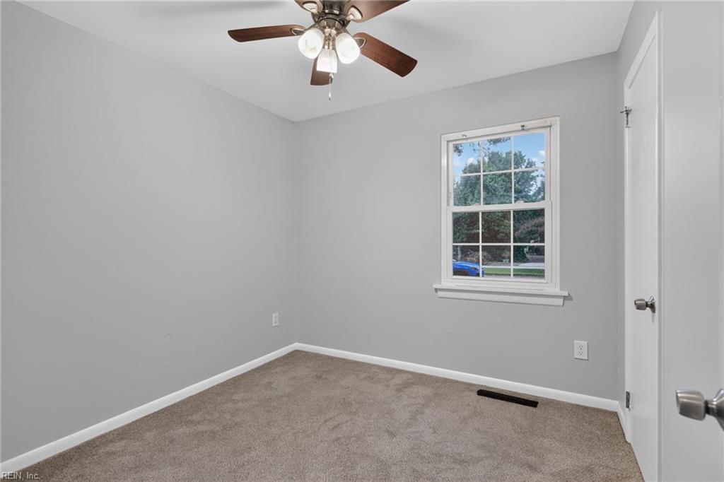 2323 Andrews Blvd Property Photo 14