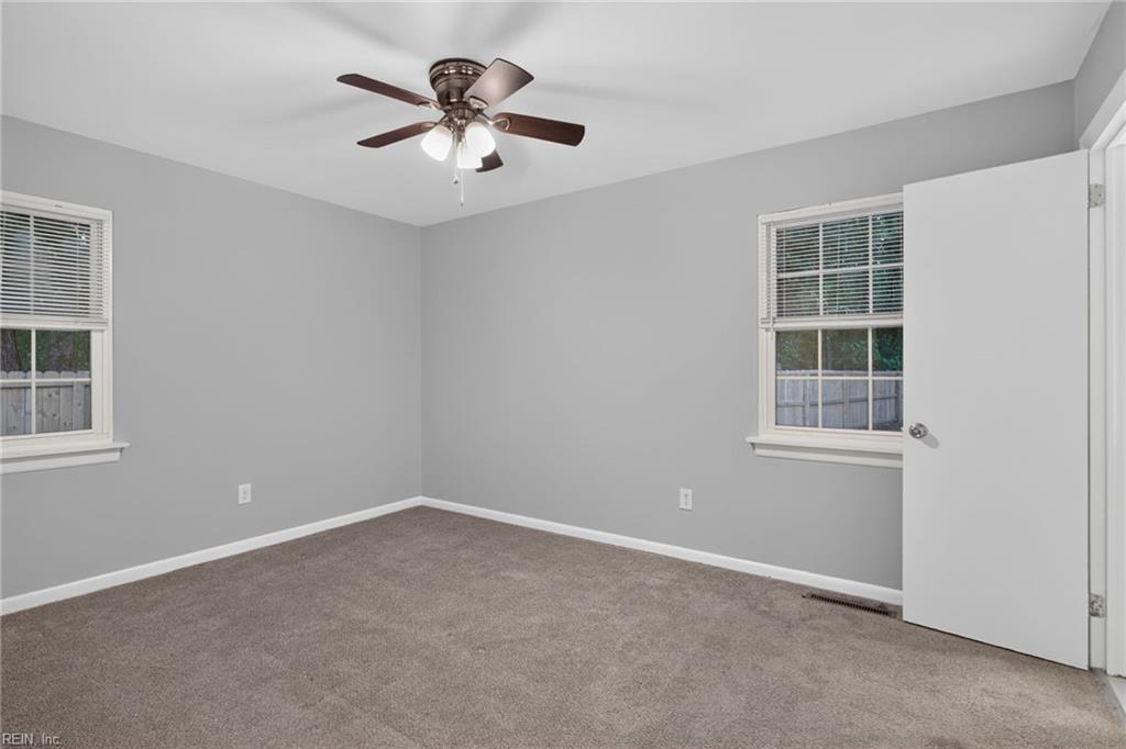 2323 Andrews Blvd Property Photo 19