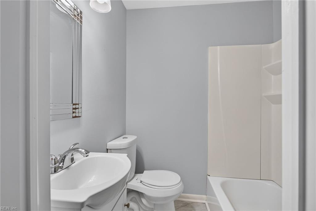 2323 Andrews Blvd Property Photo 22