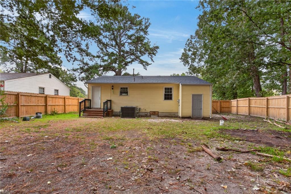 2323 Andrews Blvd Property Photo 25