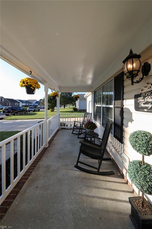 2080 Maple Leaf Cres Property Photo 4